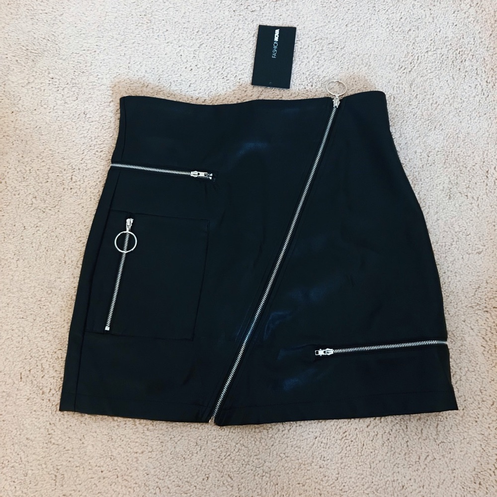 Black leather skirt! 🖤